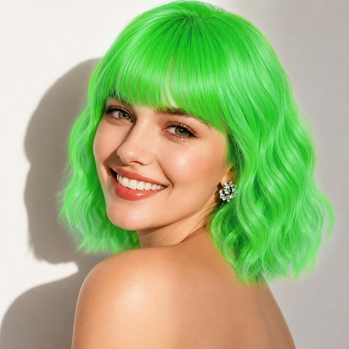 NOSTALGIA Wigs for Women, Short Wavy Bob Wig with Bangs, Trimmable Bangs, Shoulder Length, Black To Brown Heat Resistant Synthetic Wig for Daily Party Use, 14 Inch