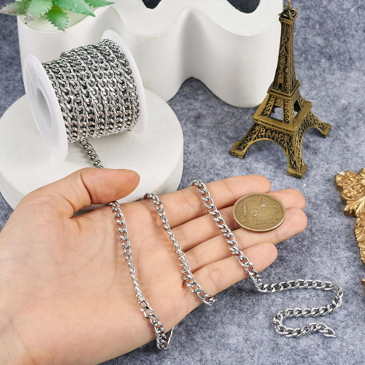 Beadthoven 16.4ft Aluminum Curb Chains, Silver Color Chains for Jewelry Making 5mm Wide Metal Craft Chain Link Spool Twisted Links Oval Curb Chains Unwelded for Clothes Necklace Bracelet DIY Findings